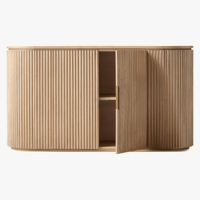 Buffet moderne en chêne Sovereign à 4 portes avec panneaux cannelés et poignées en laiton, comptoir en bois, credenza nordique, armoire de cuisine
