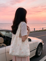 Sac fourre-tout brodé floral grande capacité style simplicité urbaine polyvalent été 2026 Taobao