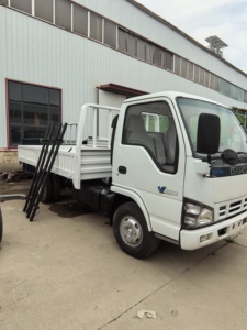 Camion plateau ISUZU 600P 5T Euro 4 - Véhicule utilitaire léger d'<span class=keywords><strong>occasion</strong></span> 4*2 efficace pour la <span class=keywords><strong>livraison</strong></span> - Product Image 1