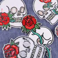 Nouvelle mode crâne Rose Biker brodé Patch fer sur coudre sur Badge broderie Patch pour vêtements utiliser en fil de haute qualité
