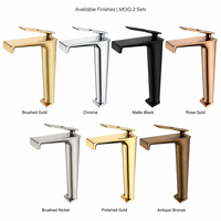 Robinet de lavabo de salle de bain OEM personnalisé en laiton brossé doré, design moderne courbé, mitigeur monocommande eau chaude et froide