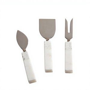 Juego de 4 Cuchillos para Queso de Acero Inoxidable con Mangos de Bambú, Utensilios para Servir Queso, para el Hogar, Cocina, Fiestas, Regalos - Product Image 2