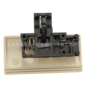 Manija para Guantera de Ford F150 8C3Z-1506072-AB, Beige/Negro, Plástico, Repuesto para Caja de Almacenamiento Delantera - Product Image 4