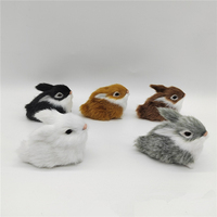 Mini lapin blanc mignon réaliste