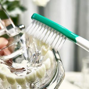 Cepillo de dientes para adultos, cerdas suaves de alta densidad, mango antideslizante para protección de las encías, limpieza manual, modelo 358 - Product Image 3