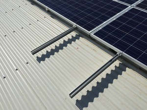 Toit en étain L pieds Système de montage solaire Structures de montage solaires en aluminium Supports