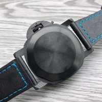 Montre automatique de sport pour hommes, boîtier en fibre de carbone, cadran noir, fenêtre de date, aiguilles lumineuses bleues, montre-bracelet en cuir noir