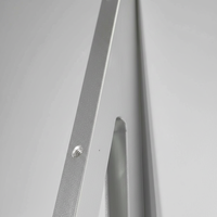 Support triangulaire en aluminium usiné CNC sur mesure avec découpe creuse pour le support d'équipement industriel