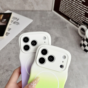 เคสซิลิโคนเหลวไล่เฉดสีสัมผัสนุ่มกันกระแทกสำหรับ iPhone 16 17 18Pro Max รองรับการชาร์จไร้สาย ขอบแม่เหล็ก - Product Image 4
