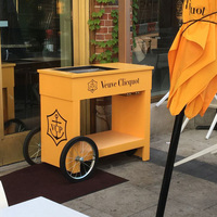 Chariot-bar à champagne personnalisé Chariot à pousser mobile pour verres à vin à champagne à vin pour les mariages et les fêtes