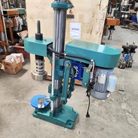 Machine de capsulage électrique semi-automatique pour bouteilles en verre à vis, couvercle fileté