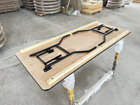 Table pliante rectangulaire d'extérieur en bois contreplaqué