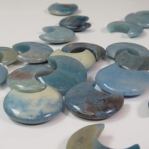 Vente en gros de pierres de cristal de lune Trolleite de style bohème de haute qualité pour une décoration intérieure unique et des cadeaux de vacances - Product Image 3