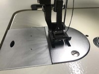 Machine à coudre d'épissage à bras long en trois étapes à quatre points équipement de couture de siège arrière de voiture RN-1583D de Machine à coudre en zigzag