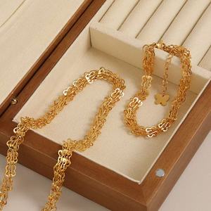 Charitable Factory Merchants 18K Chapado en oro Mariposa Cadena Collar Pulsera Moda Acero inoxidable Conjunto de joyas para mujeres - Product Image 4