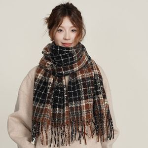 Fashion Design Comfortable <strong>Cashmere</strong>-<strong>like</strong> Plaid Soft Long Shawl <strong>Scarf</strong> for Women with Tassel YHK0055 - Product Image 3