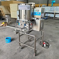 Machine à fabriquer des nuggets de poulet automatiques en forme de doigt de poisson, machine à hamburger électrique pour faire des pâtés jamaïcains