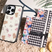 Coque de téléphone à panneau arrière magnétique remplaçable pour iphone 17 / 17pro/17promax/17air avec l'ours de poche doré