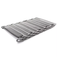 Bande transporteuse en maille de qualité alimentaire, stable et durable, à tissage équilibré, utilisée pour le transport des filets de poulet flocon de neige sur la chaîne de montage