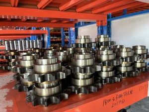 Pignon de chaîne de roue à chaîne 2013963 S1800-2 pour pièces de machines de construction de pavés d'asphalte - Product Image 4