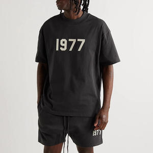 Completo Set Uomo 2026: T-shirt e Pantaloncini Elasticizzati in Colori Oatmeal Chiaro e Scuro - Collezione Essenziale SS22 - Product Image 4