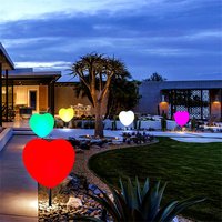Projecteur LED extérieur étanche IP65 à changement de couleur, en forme de cœur, pour mariage, jardin, pelouse, éclairage paysager romantique à intensité variable