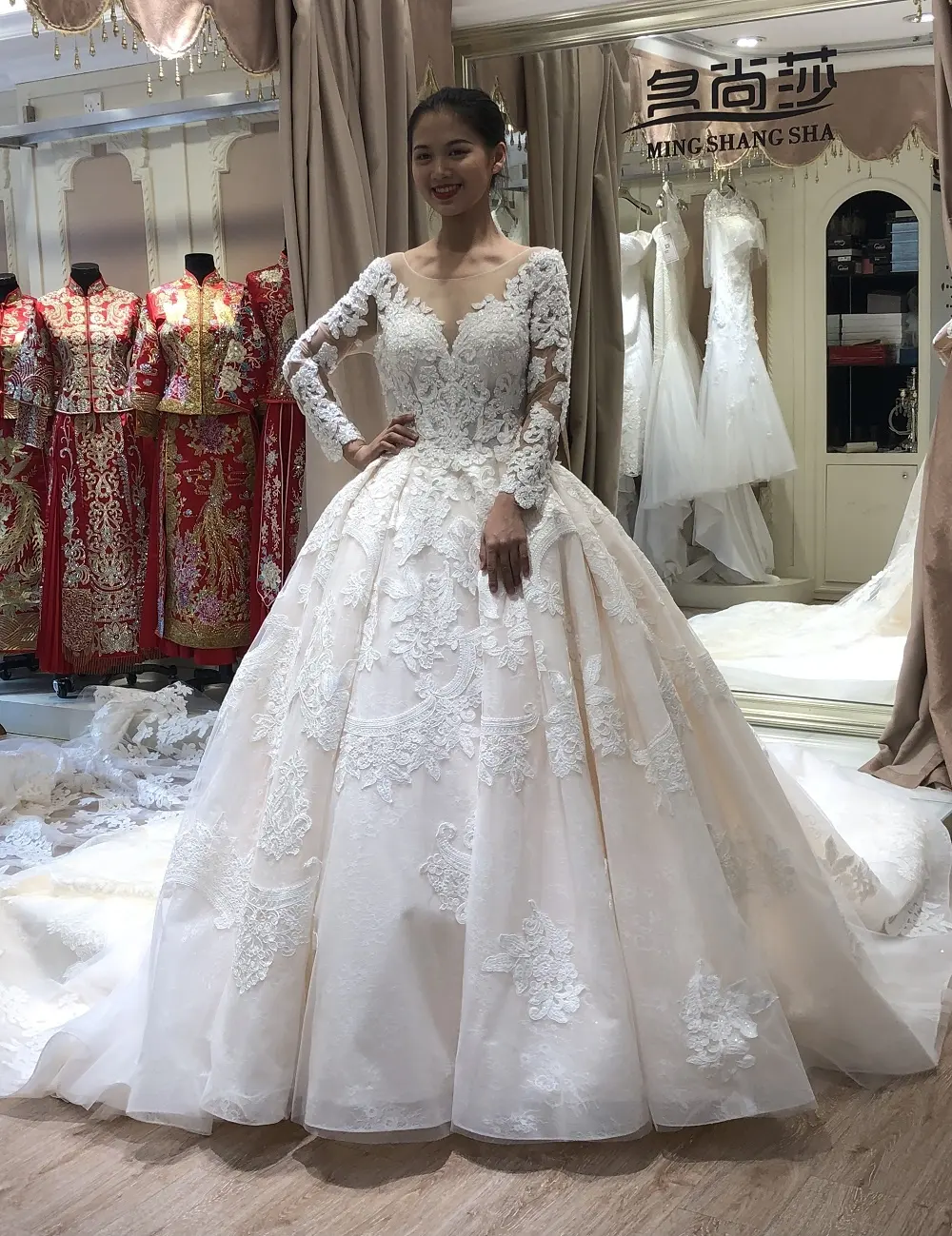 Luxury lace wedding dress royal train ball gown long sleeve wedding anniversary dresses 2021 with detachable train