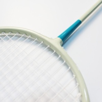 Raquette de badminton professionnelle JINHONG JH-6 en fibre de carbone, 75g, manche rigide souple, grip en tissu, durable pour un contrôle de balle offensif