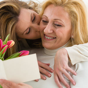 Regalo per la <span class=keywords><strong>Festa</strong></span> <span class=keywords><strong>della</strong></span> <span class=keywords><strong>Mamma</strong></span> <span class=keywords><strong>Orecchini</strong></span> a Perno in Moissanite Argento Sterling 925 Placcato Oro 14K per Donne 2 Carati VVS GRA Diamante di Laboratorio Ipoallergenico - Product Image 4