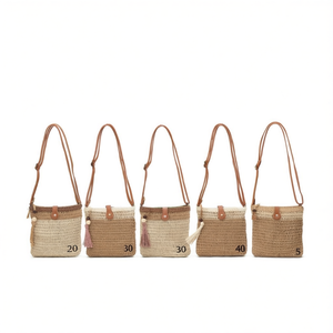 Sac bandoulière à franges en paille tricolore 22x20cm, sac à main pour femme - Product Image 1