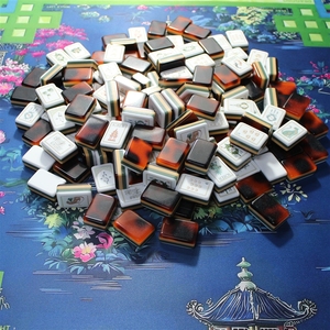 Set Mahjong Americano Inciso a 4 Strati, 160 Tessere Tortoise Boutique, Tappetino <span class=keywords><strong>Imperial</strong></span> Lantern per Eventi Culturali - Product Image 1