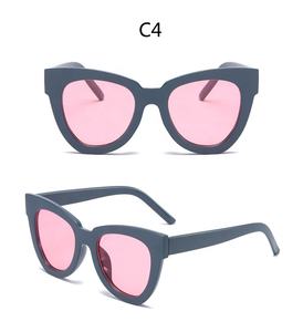 Listo para enviar, venta al por mayor, gafas <span class=keywords><strong>de</strong></span> <span class=keywords><strong>sol</strong></span> baratas, <span class=keywords><strong>lentes</strong></span> UV400 coloridas, gafas <span class=keywords><strong>de</strong></span> <span class=keywords><strong>sol</strong></span> <span class=keywords><strong>de</strong></span> <span class=keywords><strong>moda</strong></span> Cateye para <span class=keywords><strong>mujer</strong></span>, gafas <span class=keywords><strong>de</strong></span> <span class=keywords><strong>sol</strong></span> <span class=keywords><strong>de</strong></span> cristal - Product Image 5