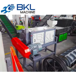 Machine Recycling Machine 1000 Kg Per Hour Fully Automatic Plastic PET Bottle Recycling Washing Machine With Label Peeler Crusher Hot Water Washer