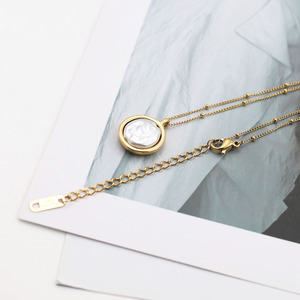 Vintage Style Baroque Pearl Necklace Gold Chain Clavicle Pendant Everyday Wear - Product Image 1