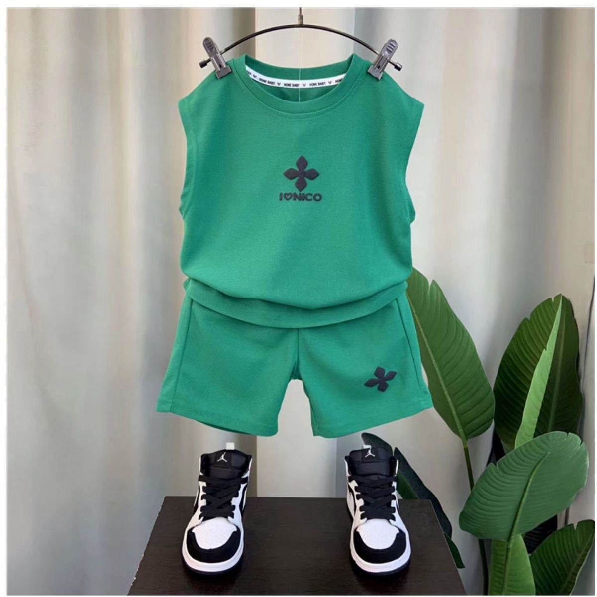 Green-Four leaf star