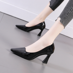 Escarpins Femme Été 2026 Nouveaux à Bout Pointu et Talon Épais en Cuir Verni à Talon Moyen - Product Image 3