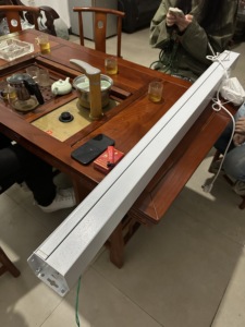 Écran de projection vidéo électrique SCREEN GEMS SG-LE4T-PET-92 CE 100, fixation murale, <span class=keywords><strong>tissu</strong></span> PET, 16:9, gain 2,5x, télécommande vocale - Product Image 4