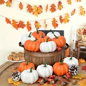 Grande citrouille artificielle blanche et orange en mousse avec feuille d'érable pour la décoration intérieure, l'Halloween et les loisirs créatifs - Product Image 3