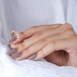 Bague éternité en diamant baguette or rose, bijoux élégants pour femmes, bande de luxe pour fiançailles, mariage, anniversaire, usage quotidien - Product Image 3