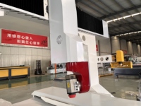 Machine de fraisage et de gravure CNC 5 axes ATC à double station pour l'artisanat du bois et les matériaux composites