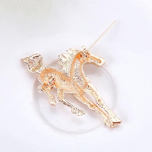 Broche de solapa para traje de hombre, estilo occidental, para fiesta de Navidad o aniversario, de aleación de oro y plata, con diseño de animal (caballo), tipo alfiler de seguridad - Product Image 5