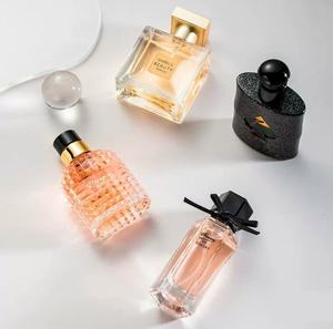 عطر نسائي للبيع بالجملة من المصنع معطر زهري خفيف 25*4 زجاجات بدلة في صندوق هدايا أنيق - Product Image 3