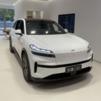 Mobil Listrik Murni Nio Onvo L80 Model 2026, Pengisian Cepat Tegangan Tinggi 900V, EV 2/4WD SUV, Kendaraan Energi Baru, Mobil China untuk Dijual