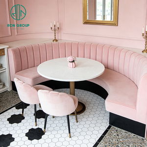 Elegante Conjunto de Muebles para <span class=keywords><strong>Restaurante</strong></span> o Cafetería con Asientos Curvos Tapizados en Terciopelo Rosa, Mesa Redonda de Piedra Sinterizada - Product Image 3