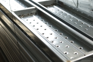 Pedane in Acciaio Zincato a Caldo 2m 3m 4m, Antiscivolo con Ganci Perforati per Cantieri Edili - Product Image 4