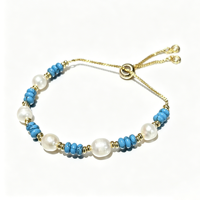 Bracelet turquoise bleu profond, turquoise artificielle, perles baroques naturelles blanches, design à cordon réglable, bijou de poignet