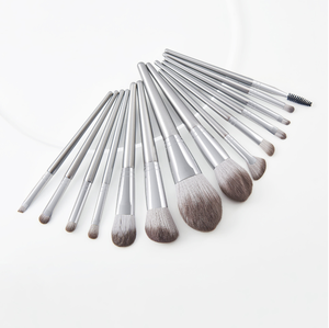 Juego de brochas cosméticas plateadas de lujo al por mayor, nuevo diseño, 14 Uds., madera blanda china de alta calidad, sintética, vegana, para uso facial - Product Image 3