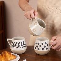 Tasses en terre cuite personnalisées OEM avec poignées pointues, tasses à eau uniques, tasses à thé de l'après-midi, tasses à café en céramique minimalistes