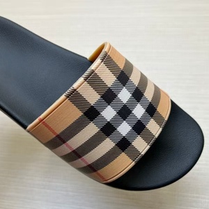 Vente directe d'usine, haute qualité et prix avantageux. Chaussons pour hommes, sandales de luxe de créateurs. Remises quantitatives disponibles - Product Image 2