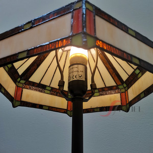 Lampe de bureau européenne simple et rétro Art Color Glass <span class=keywords><strong>Tiffany</strong></span> 12 pouces à bas <span class=keywords><strong>prix</strong></span> pour la personnalisation en gros et les ventes directes - Product Image 4
